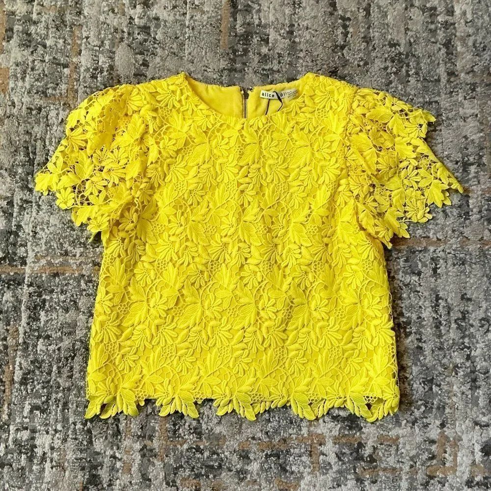ALICE+OLIVIA FRANCA FLUTTER SLEEVE TOP! NWT!